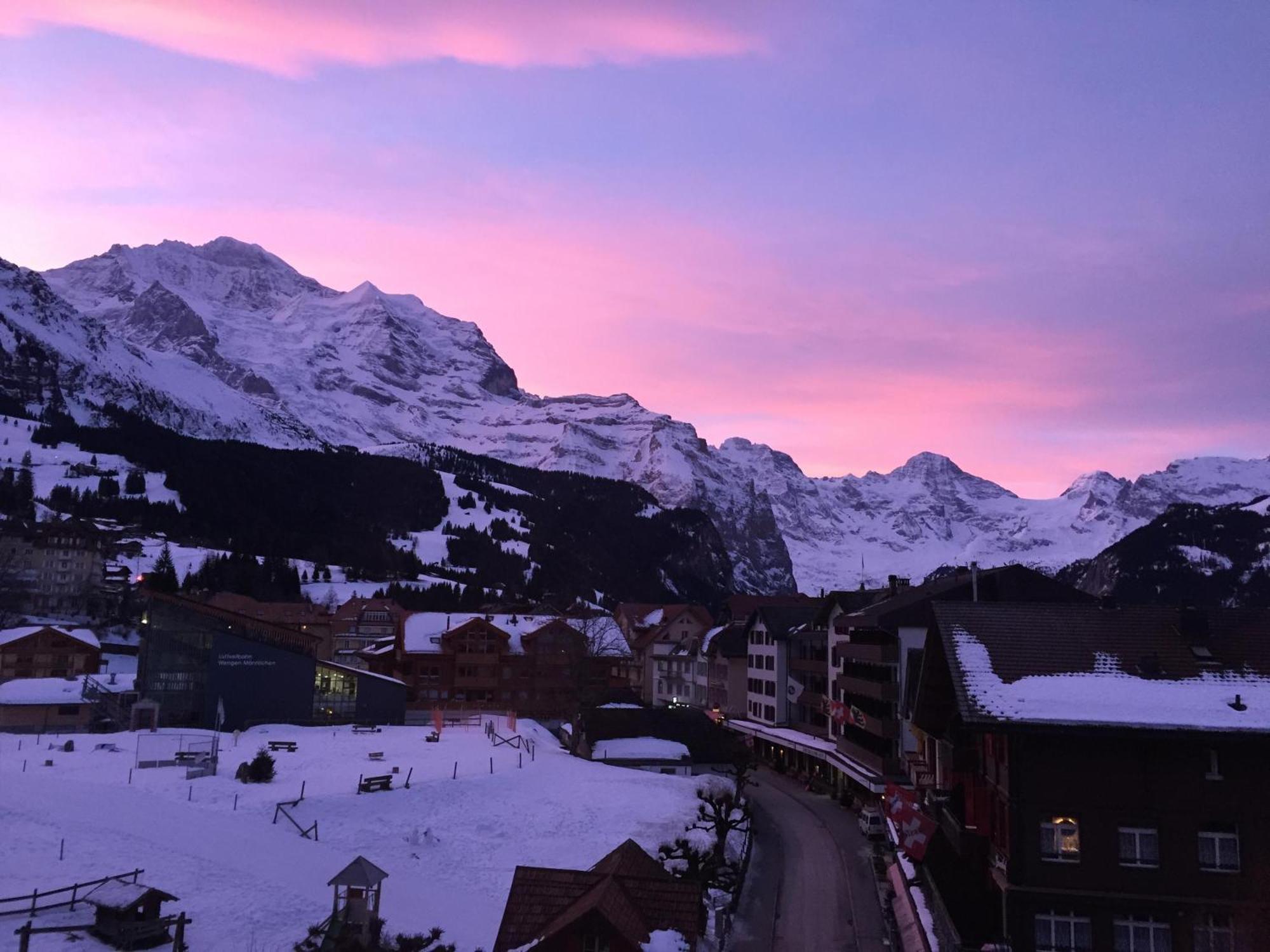 Hotel Schoenegg Wengen Exteriör bild