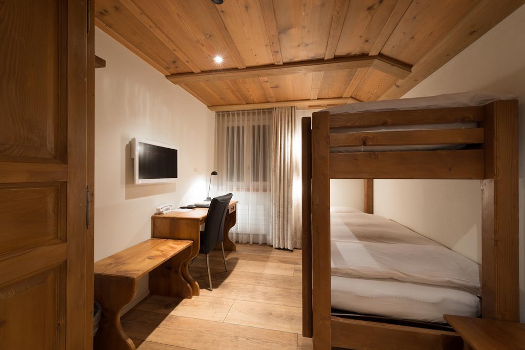 Hotel Schoenegg Wengen Exteriör bild