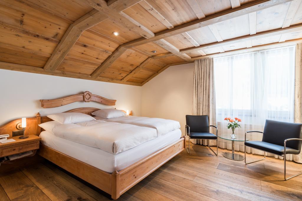 Hotel Schoenegg Wengen Exteriör bild