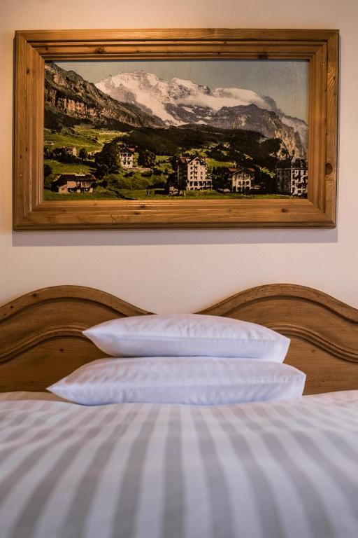 Hotel Schoenegg Wengen Rum bild